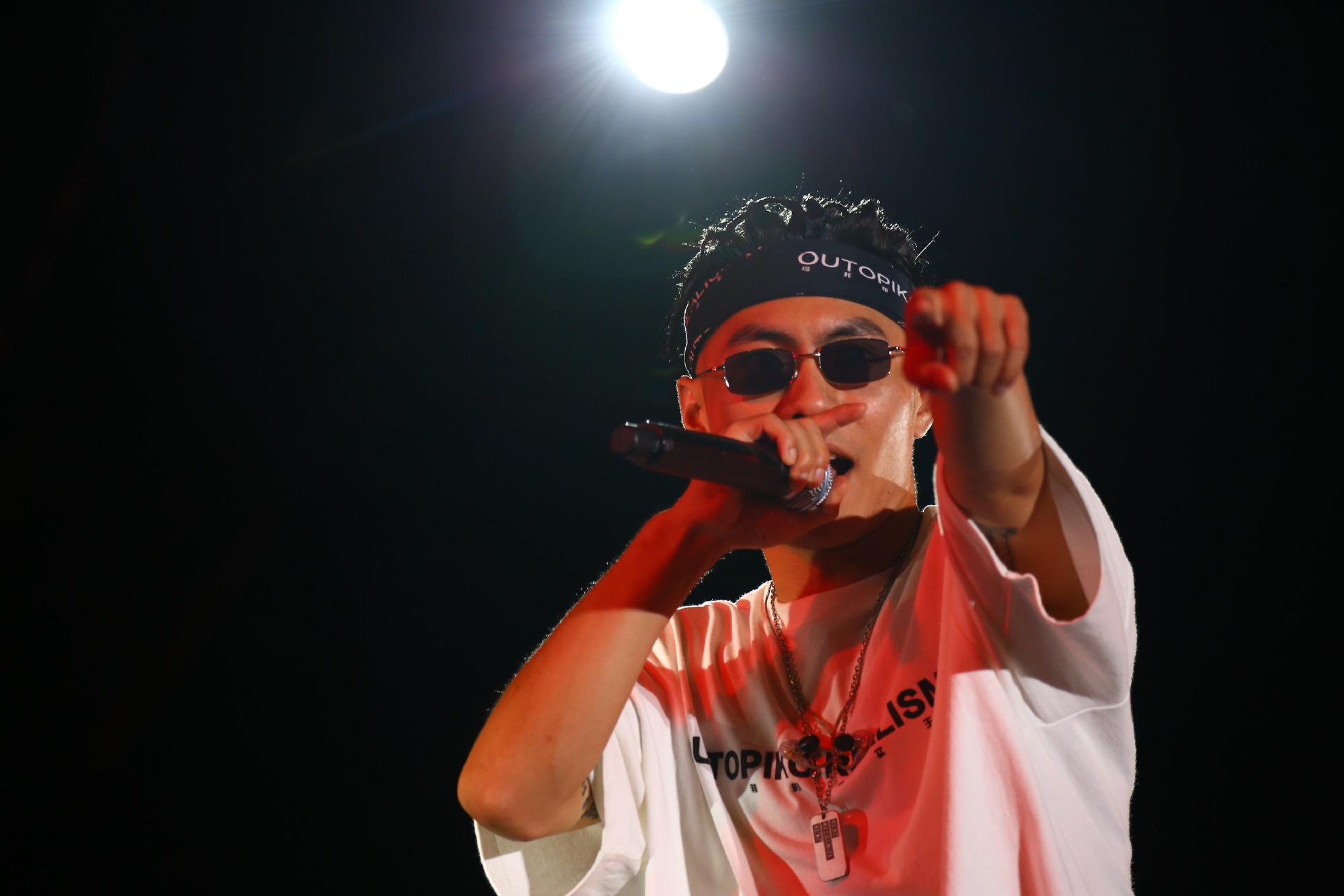 刘聪演唱会门票被秒空,不算说唱领军人物GAI,国内Rapper他最火|Hey KONG|刘聪|说唱_新浪新闻