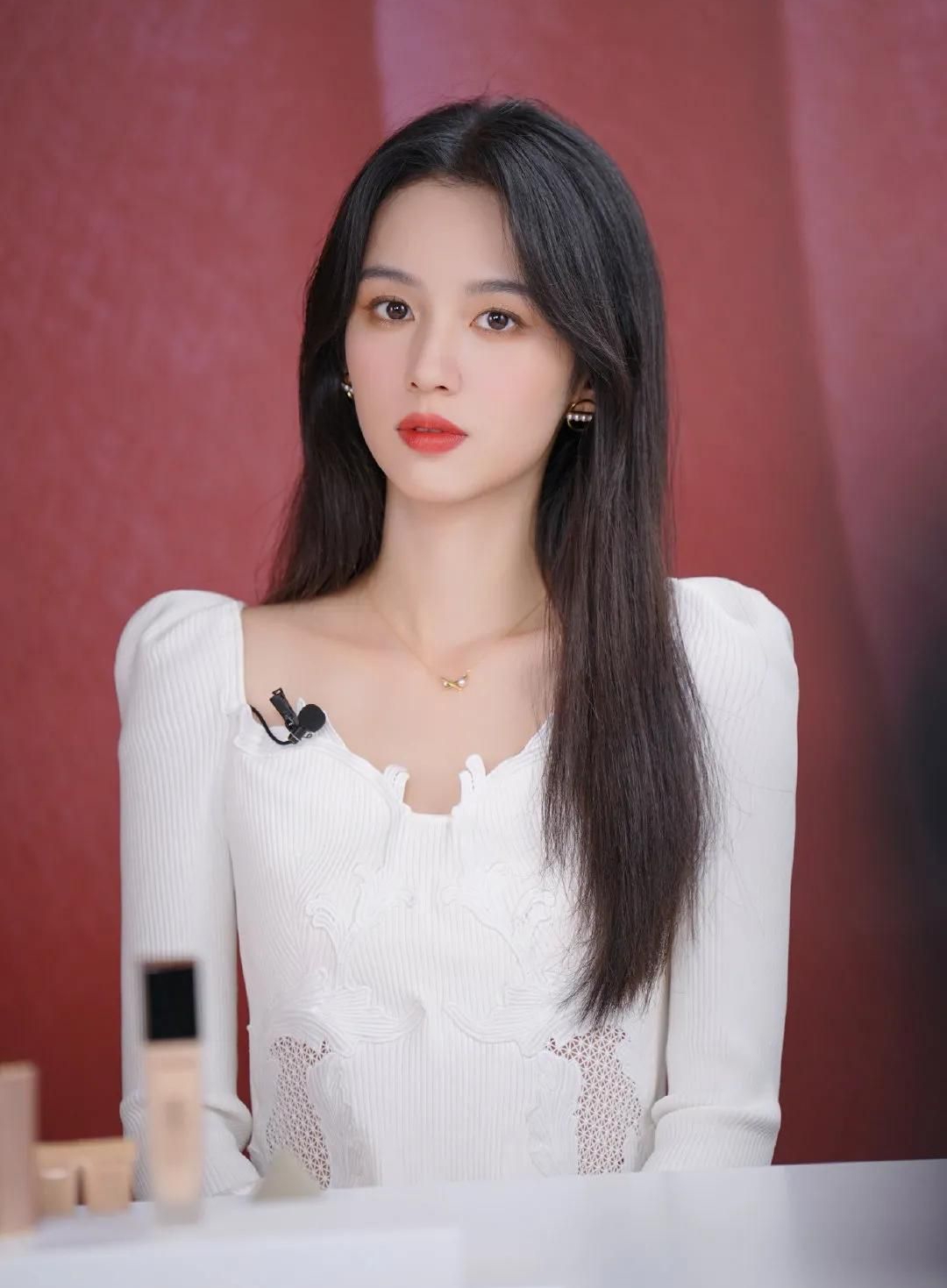 周也清纯写真,一袭白色穿搭,温婉可人!_高清图集_新浪网