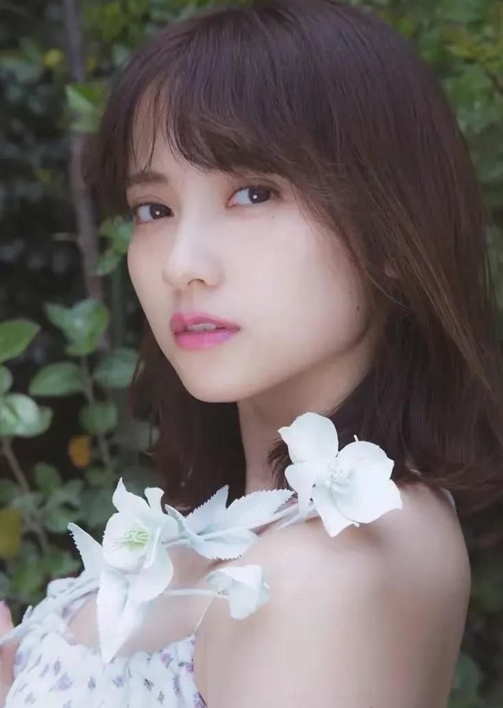 桃月梨子:芳菲妩媚,青春靓丽,美艳动人!__财经头条