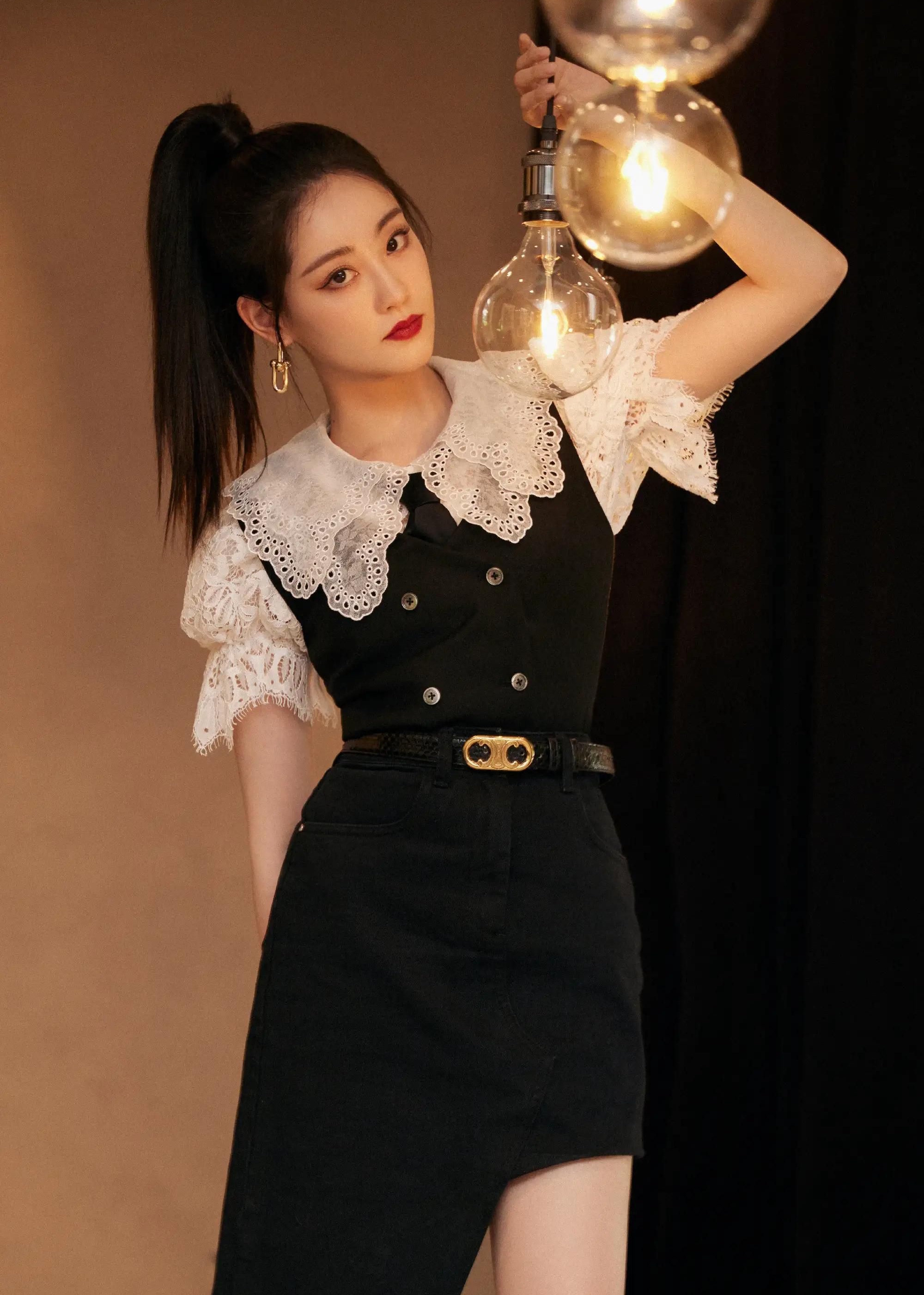 祝绪丹穿白色裙子,肤白貌美,美艳动人!_高清图集_新浪网