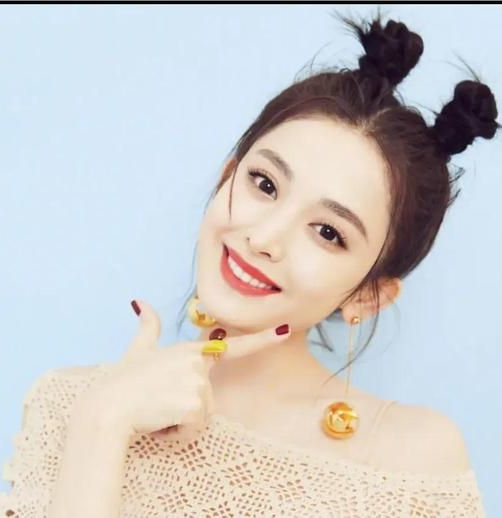 古力娜扎的绝美大片,精致五官,俏皮哪吒头!__财经头条