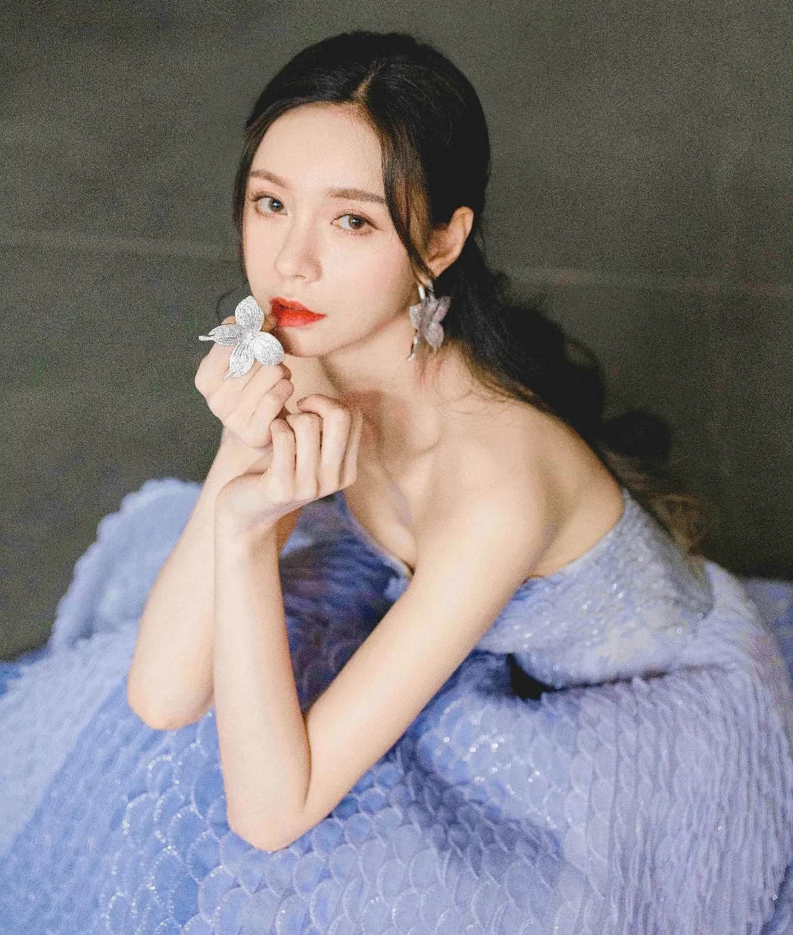 青春靓丽的沈梦辰优雅迷人甜美可爱的写真照