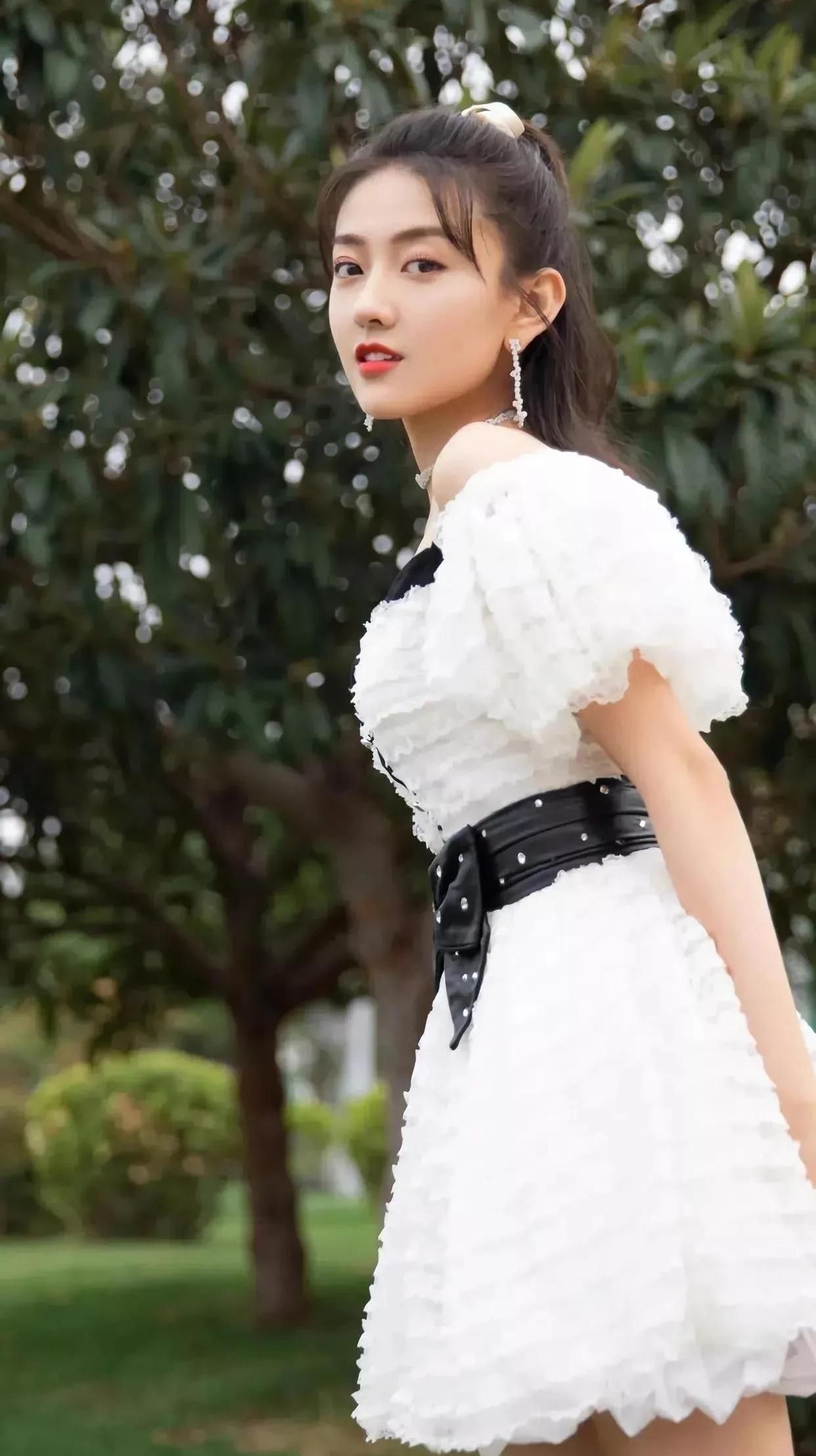 气质女神梁洁唯美写真,美丽可爱!_高清图集_新浪网