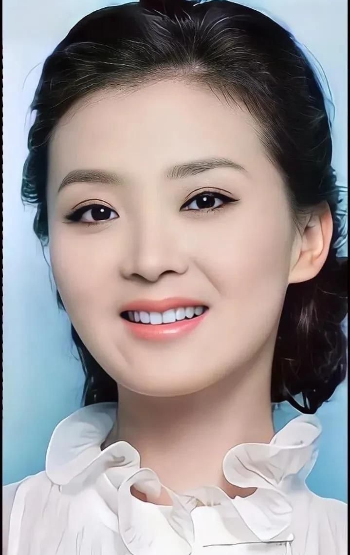 王艳,优雅迷人,美丽大方的写真照!