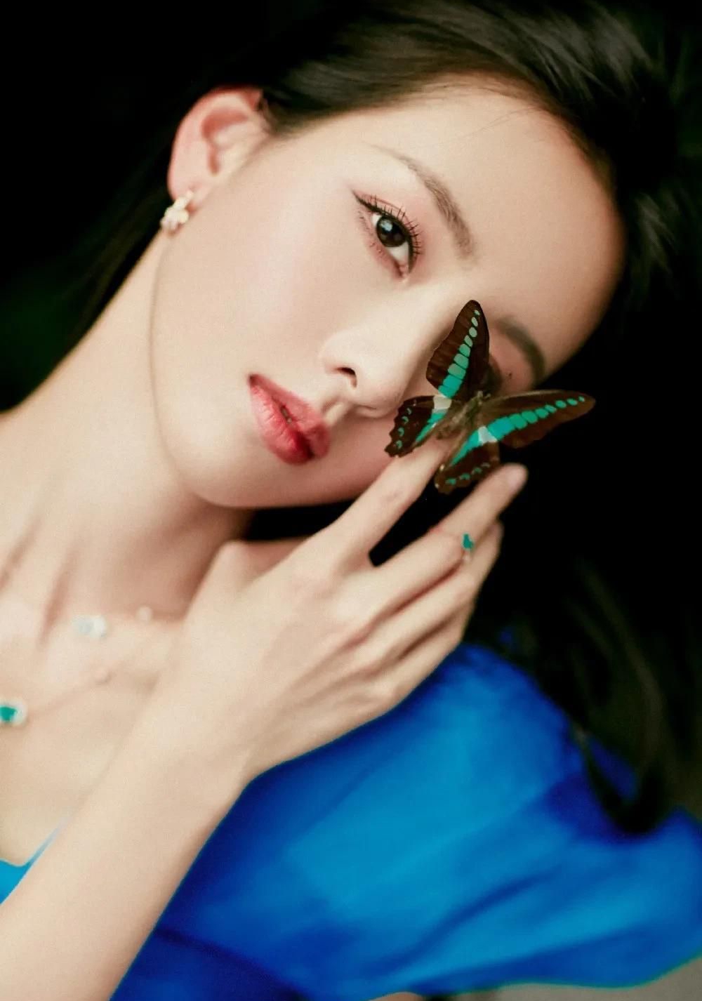 陈都灵:玲珑精致,甜美俊俏,惊艳迷人!__财经头条