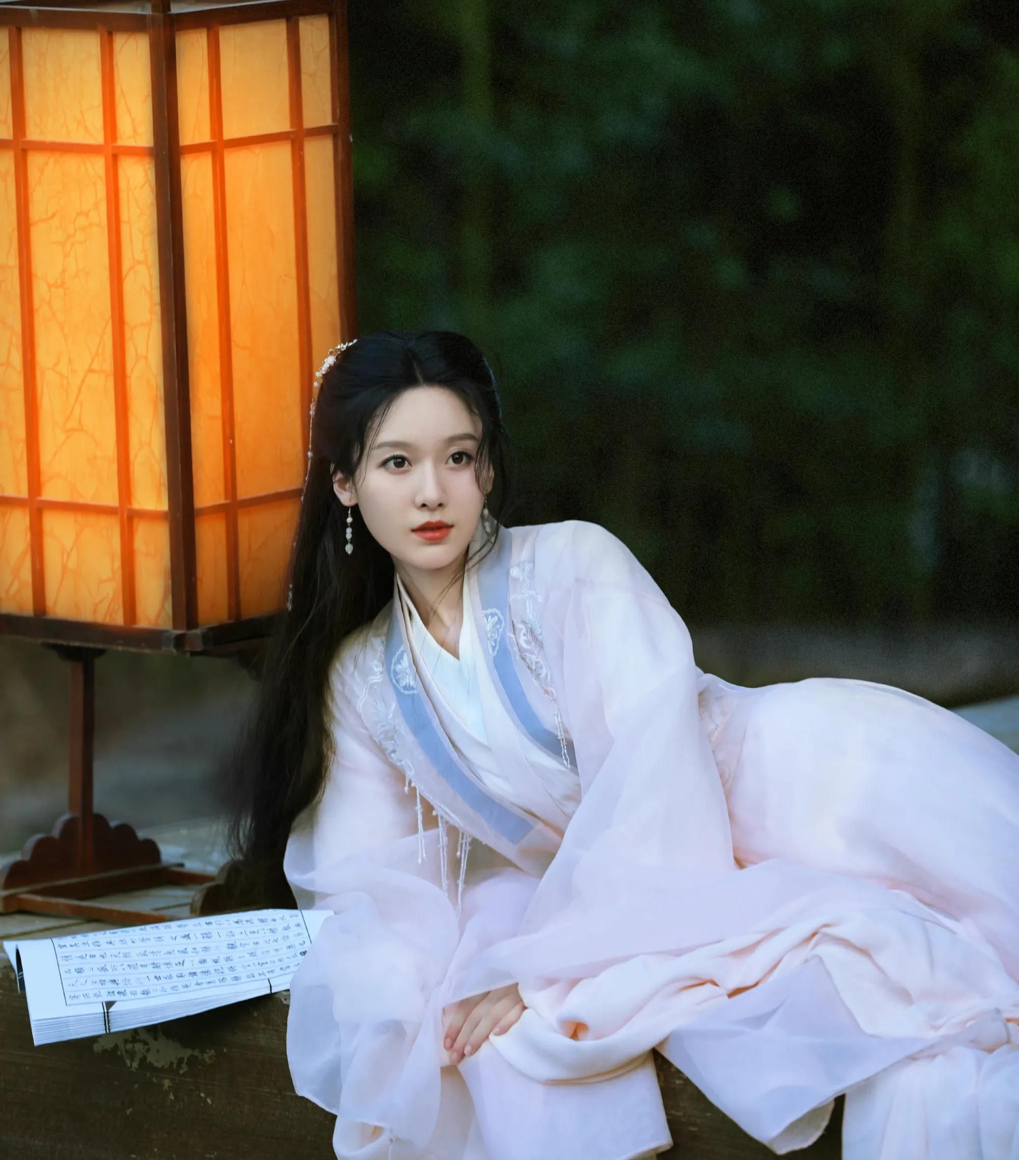王子璇古装造型,清冷俏皮,楚楚动人!__财经头条