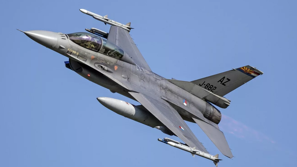 f16蜕变成功,从低配战机变身最经典的战机,不断改进是秘诀