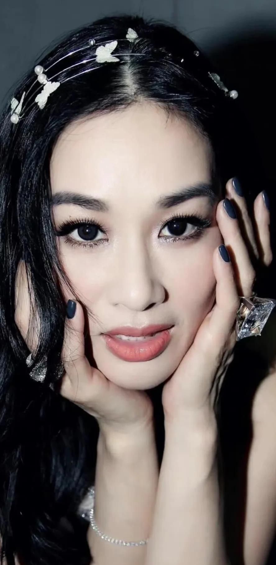 钟丽缇高清魅力写真惊艳迷人