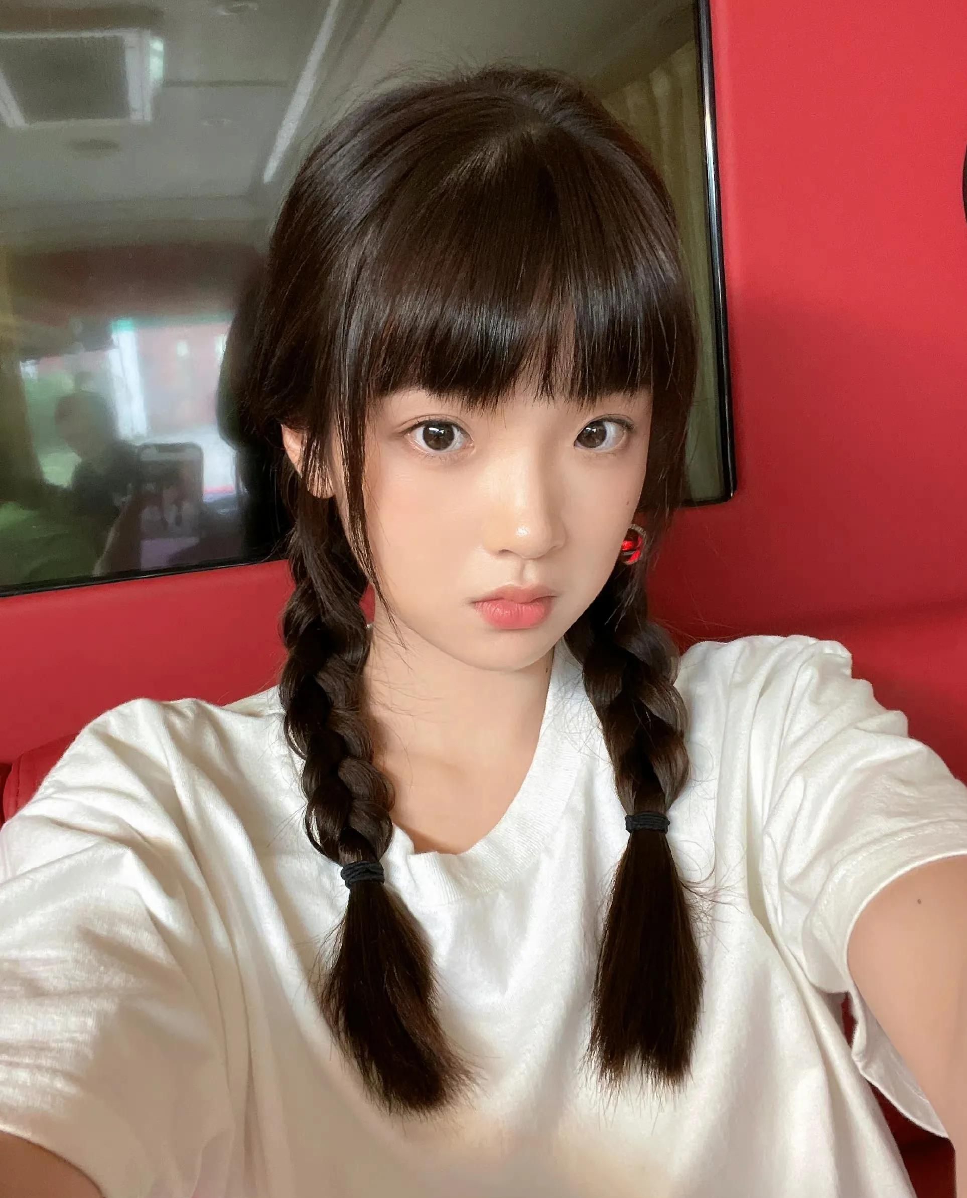 张淼怡嘟嘴,超级可爱,楚楚动人!_高清图集_新浪网