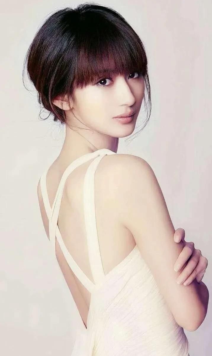 郭珍霓:身姿卓越,俏丽多姿,美艳动人!__财经头条