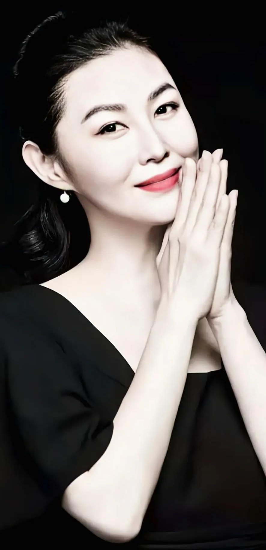 王思懿粉嫩佳人优雅写真,美艳动人!_高清图集_新浪网