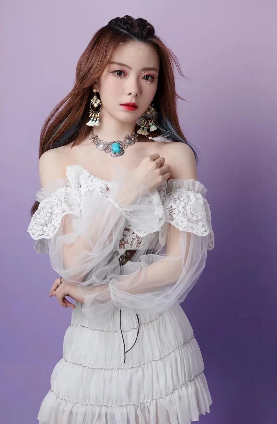 硬糖少女303婀娜多姿优雅写真,时尚俏丽!_高清图集_新浪网