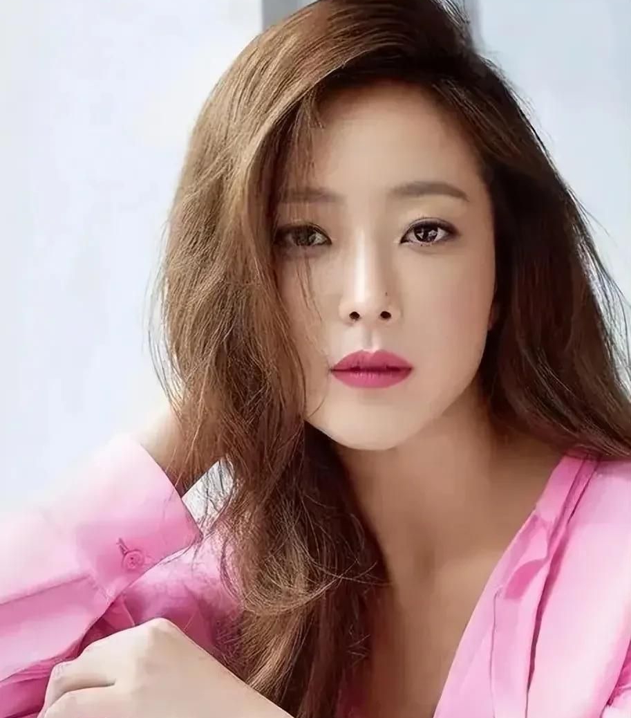 精致优雅的金喜善,娇俏可人,温婉秀丽的写真集!_高清图集_新浪网