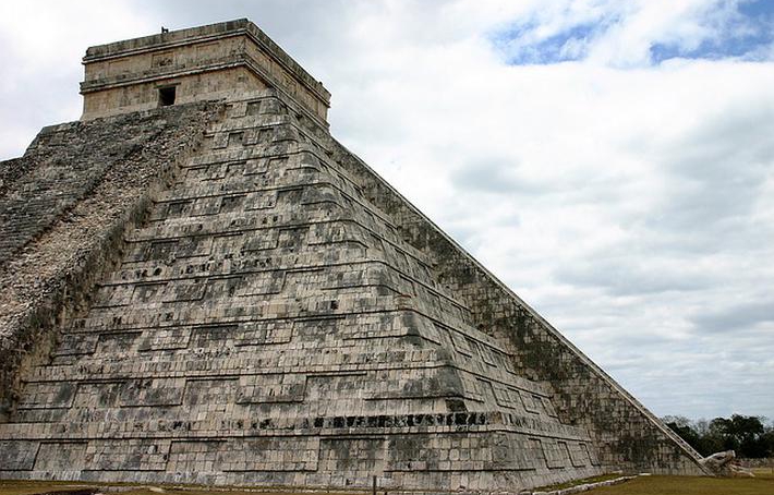 解码为何企业抓住消费群体金字塔头部以下部分那么重要