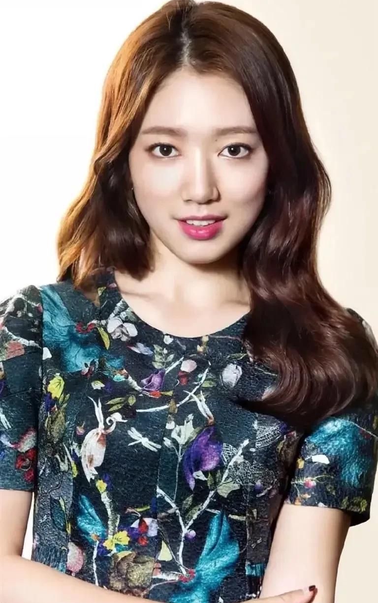 朴信惠,温婉秀丽,甜美可爱的写真照!