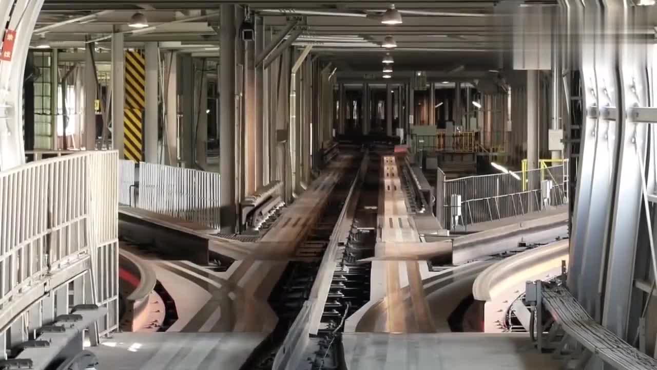 长见识了原来地铁是这样变轨的