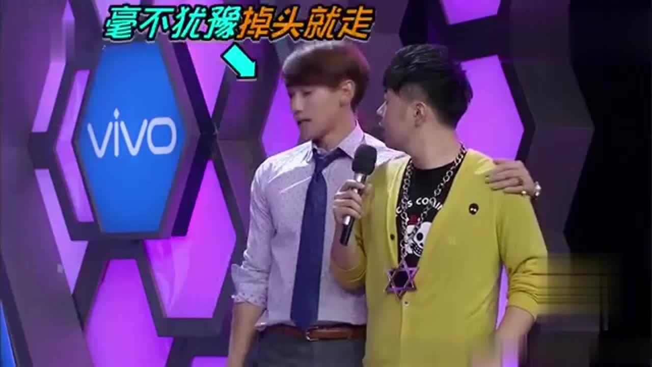 rain与杜海涛玩游戏,时刻不忘秀身材,引场下欢呼不断!