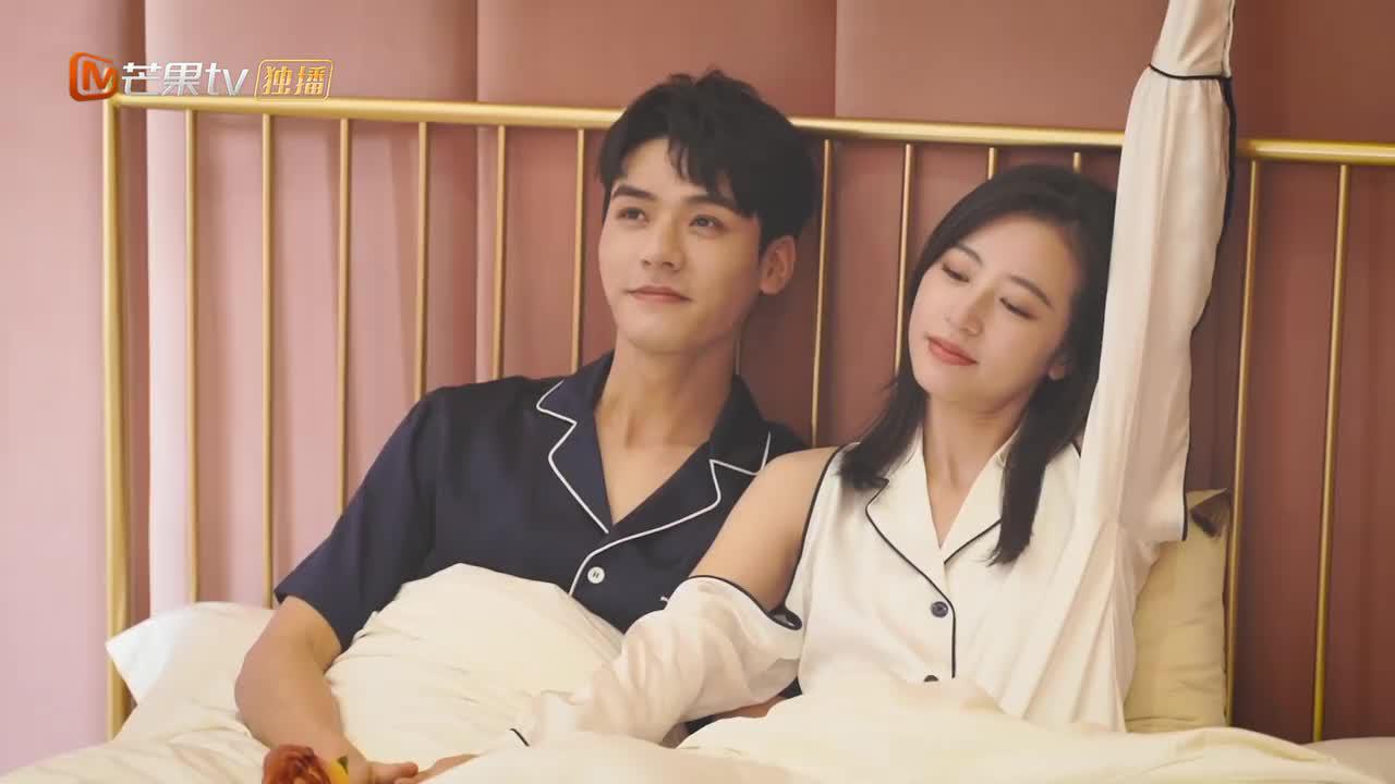 《从结婚开始恋爱》眼里心里都是你!方凌永驻海报拍摄配一脸