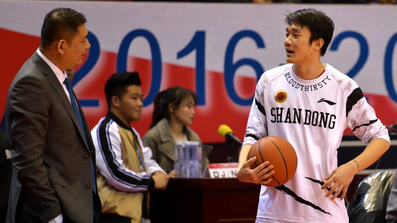 不可开交?睢冉:一辈子不会原谅巩晓彬 他是神我们惹不起