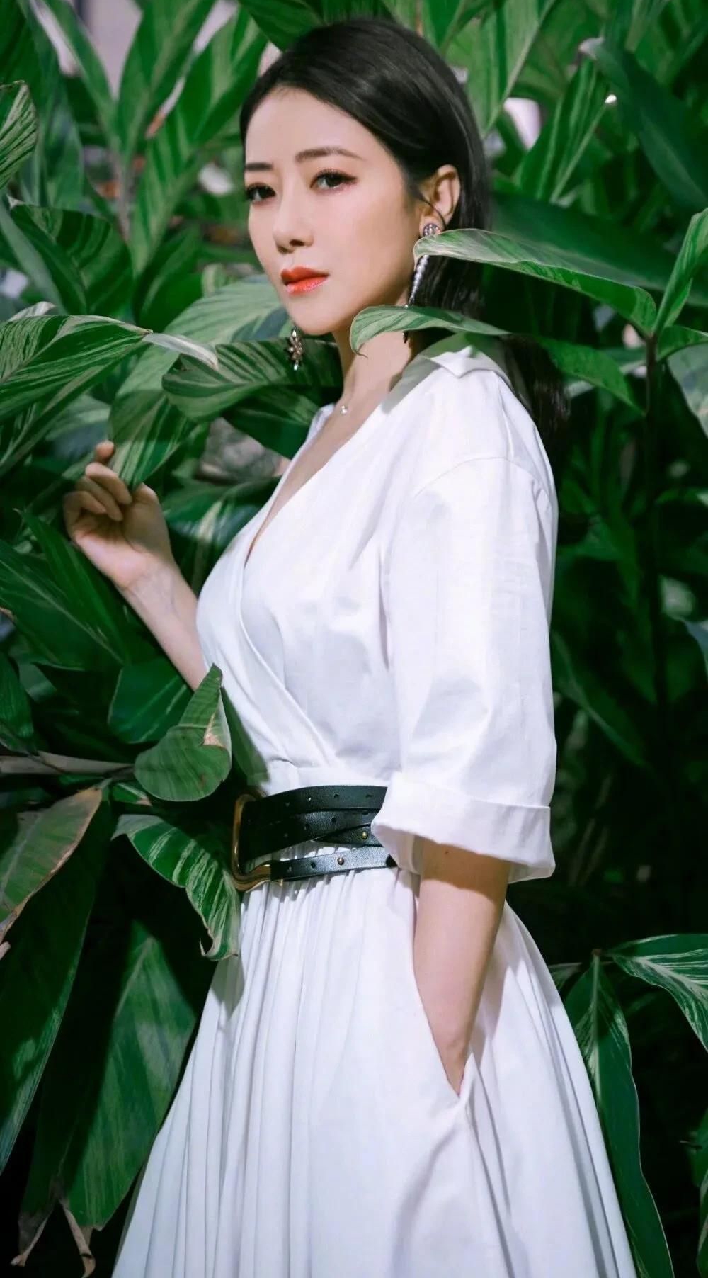 陈紫涵端庄优雅恬静写真娇俏可人