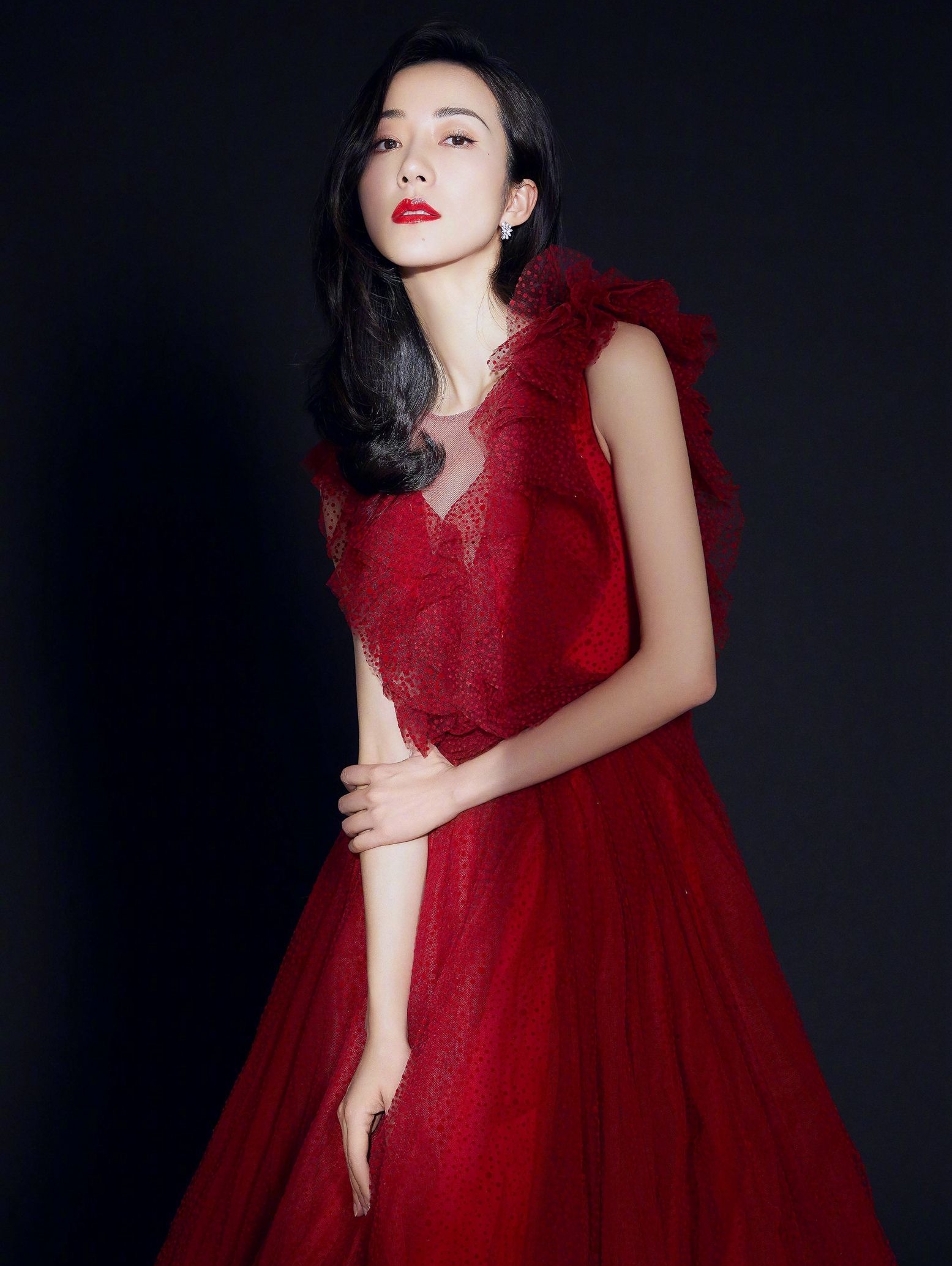 韩雪红色连衣裙礼服时尚写真灵动优雅娇俏可人