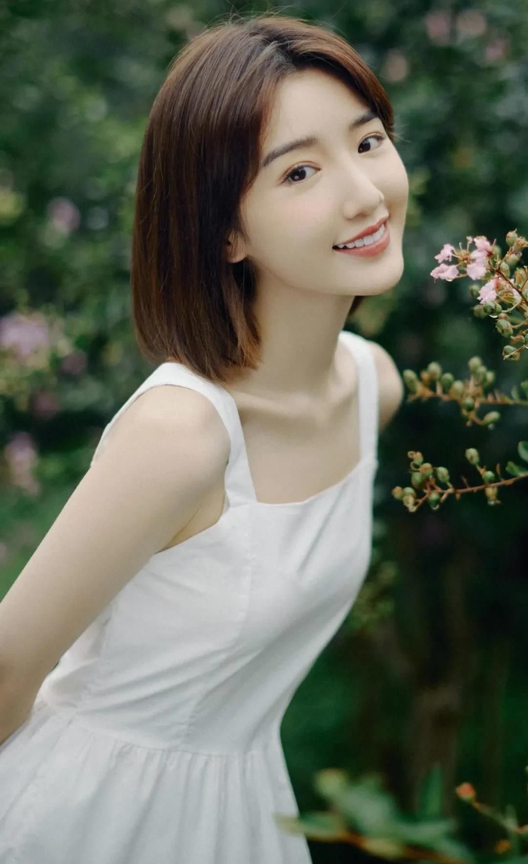 毛晓彤端庄优雅恬静写真,清纯可人!_高清图集_新浪网