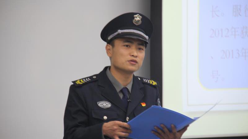 扫地僧!北大保安小哥英语词汇量一万五,会python编程