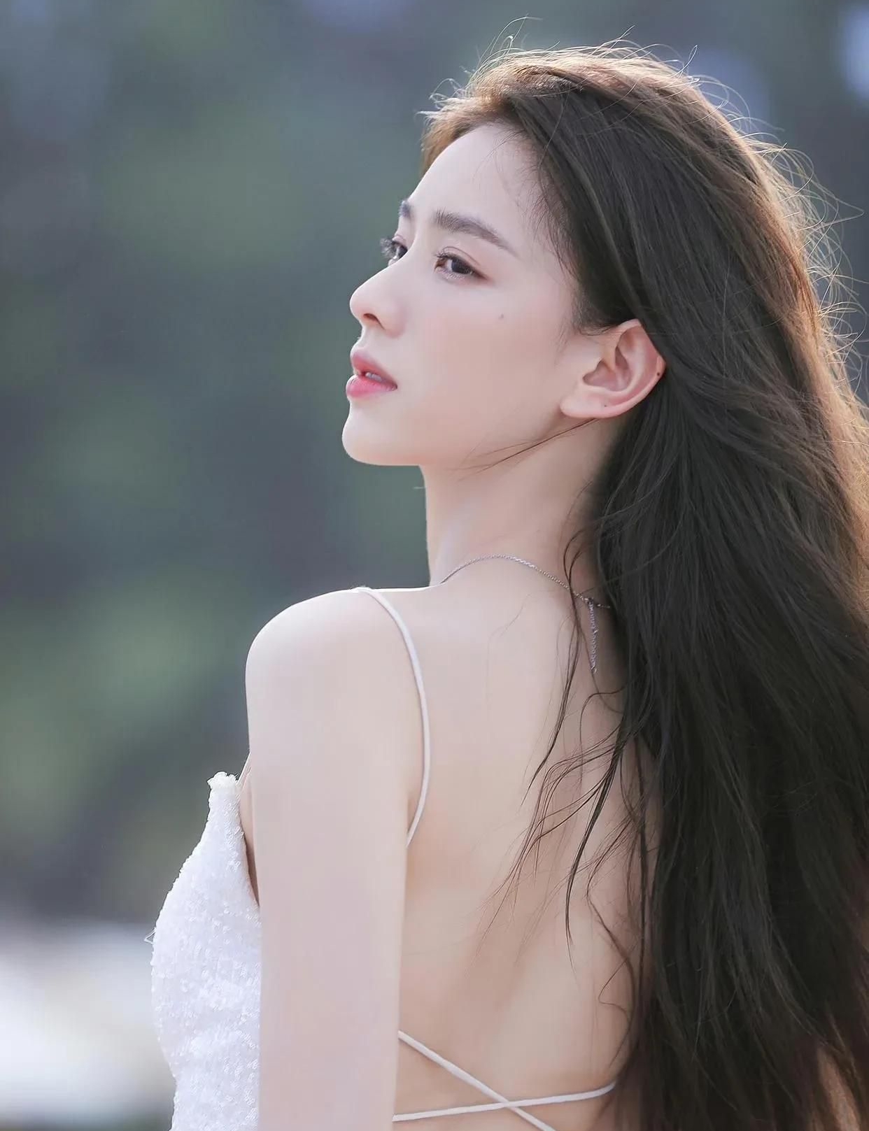 孙一宁:肤白貌美,玲珑精致,楚楚动人!__财经头条