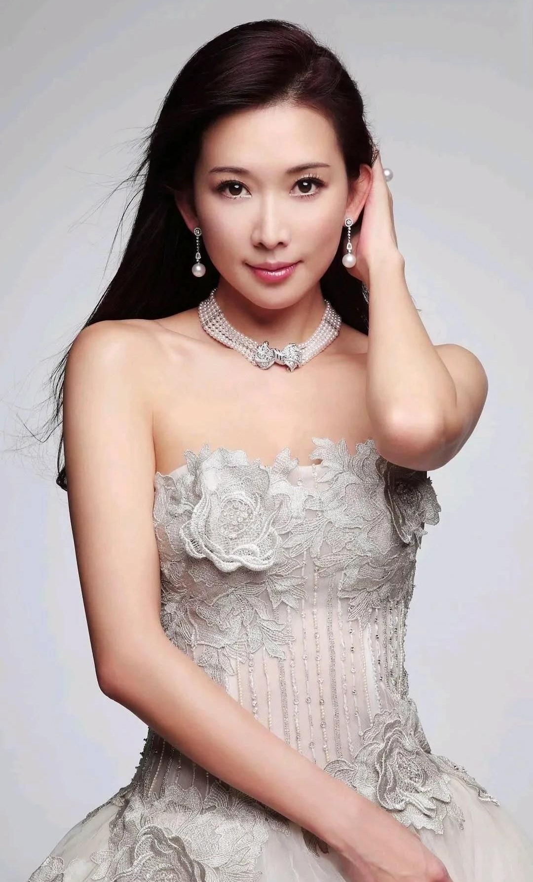 林志玲身姿窈窕俏丽写真,美艳动人!_高清图集_新浪网