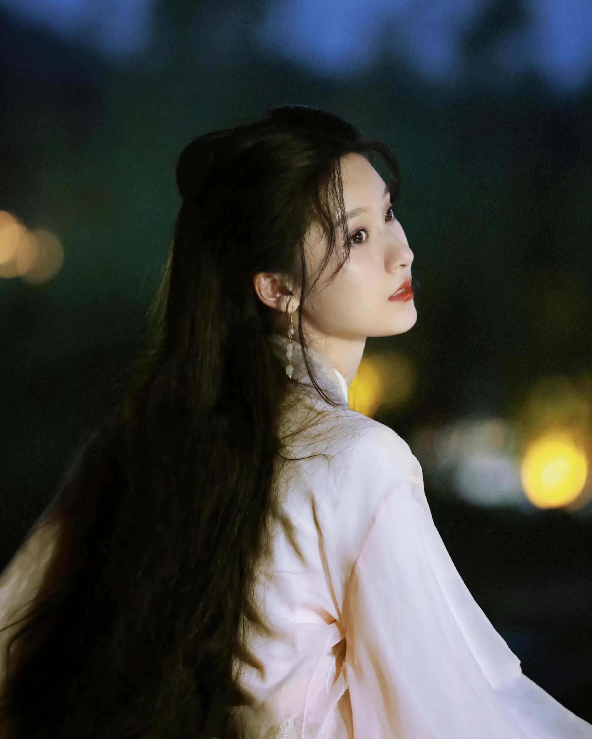 王子璇古装造型,清冷俏皮,楚楚动人!__财经头条