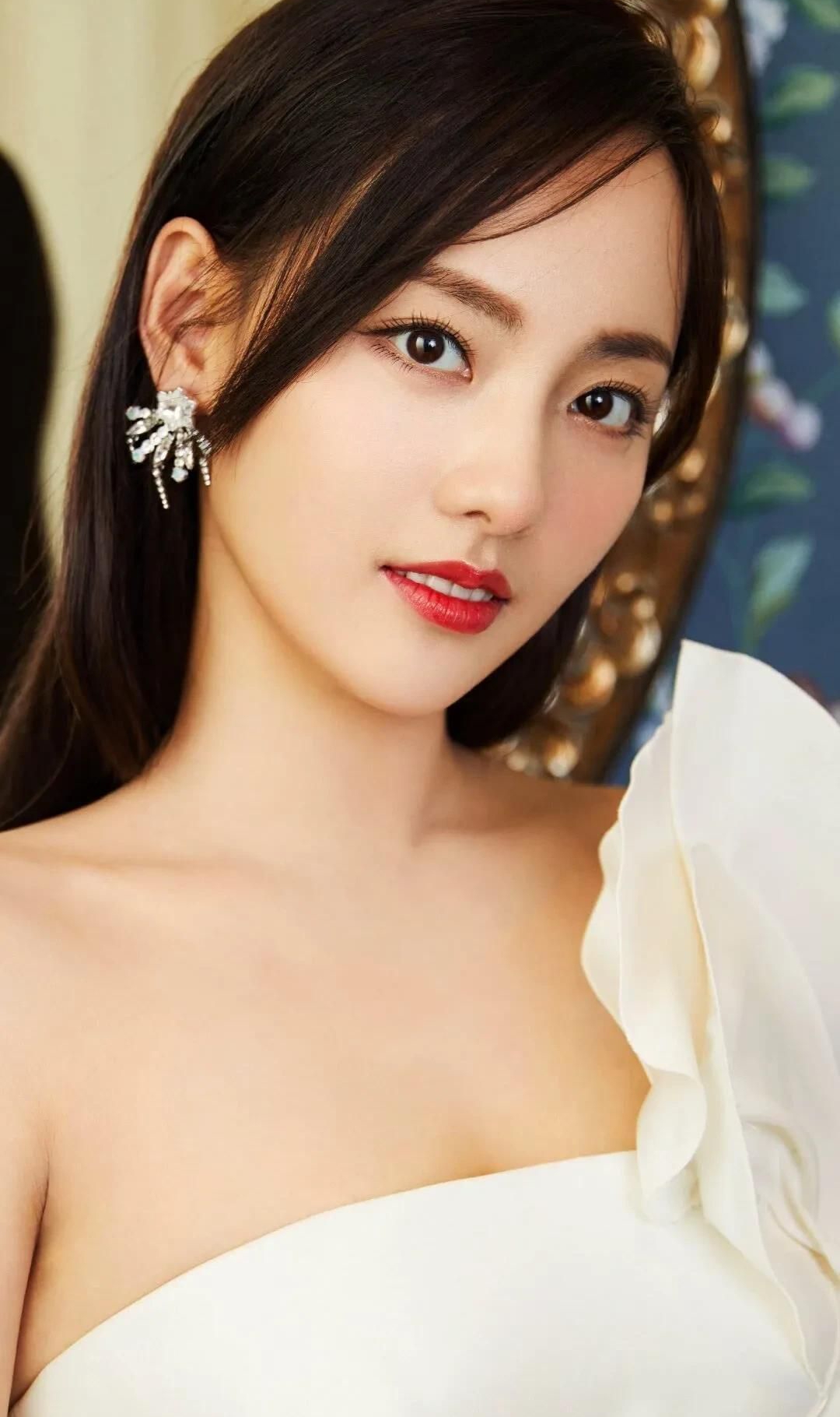 张嘉倪高清淡雅时尚写真惊艳迷人