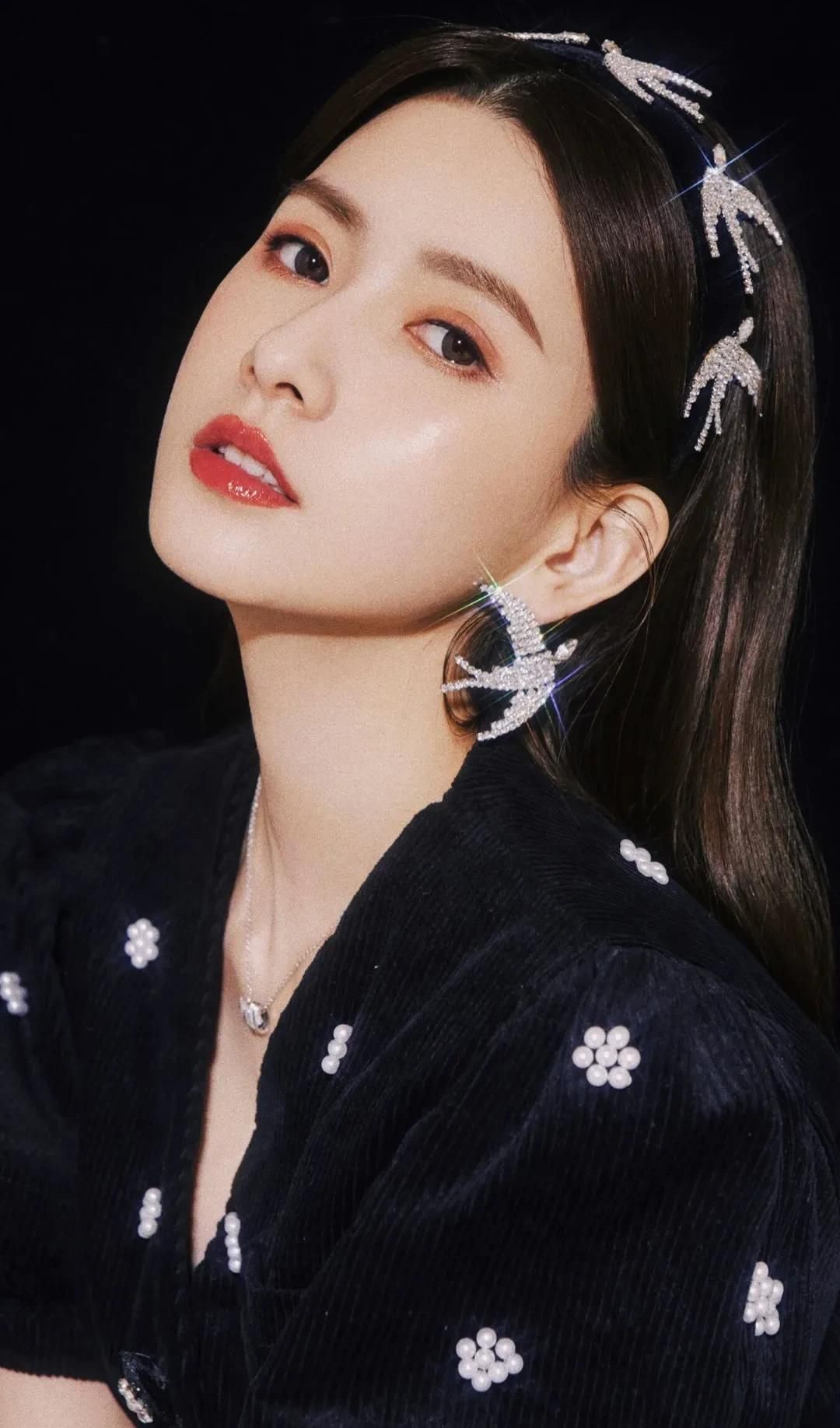 王秋紫高清魅力写真,优雅可人!__财经头条