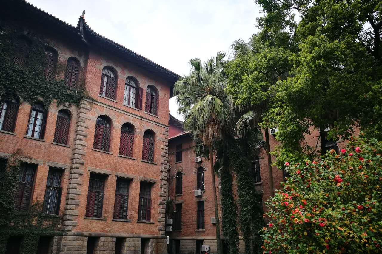 福建"最美大学",建筑充满民国风格,景色堪比景点,就在福州