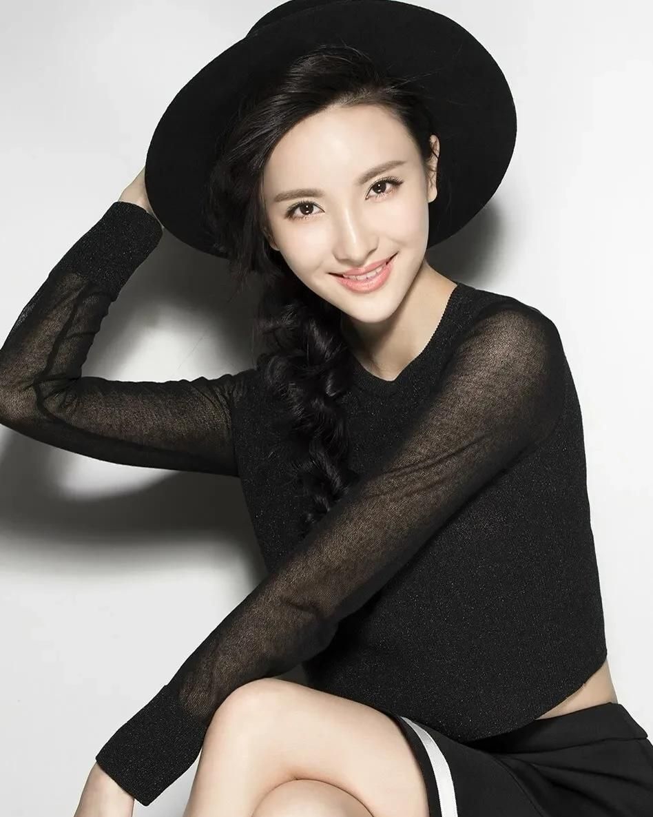 马丹旎高清冷艳写真,楚楚动人!