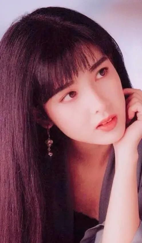 周慧敏高清美艳写真,优雅迷人!__财经头条