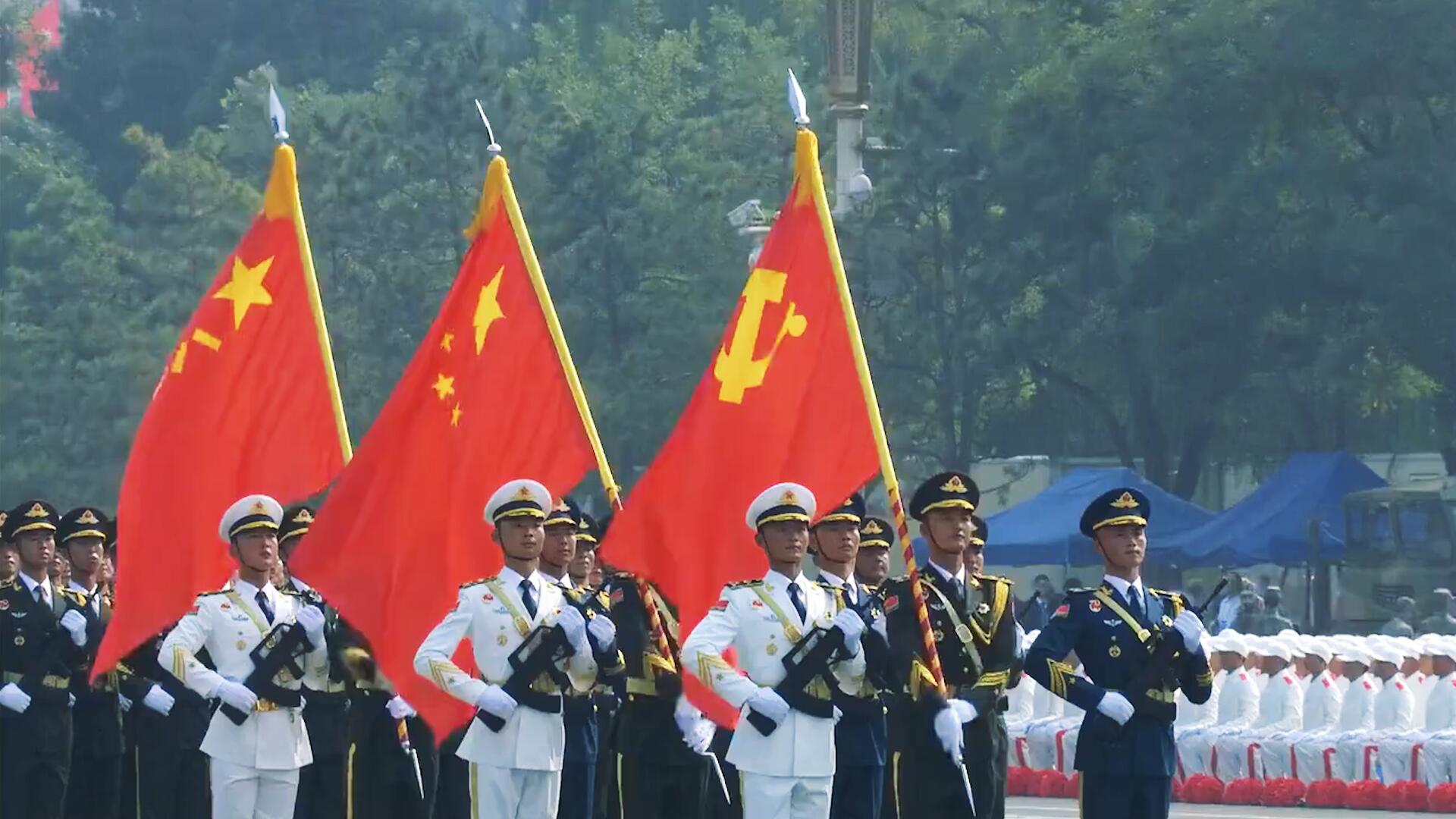 新中国70周年阅兵,空中护旗梯队惊艳亮相,"70"字样格外显眼!