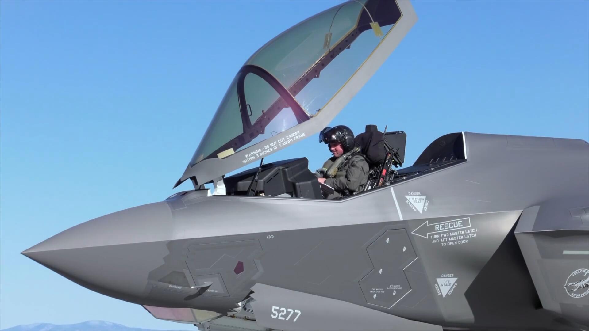 美国佛蒙特州空军国民警卫队,f-35战斗机滑行起飞的镜头!