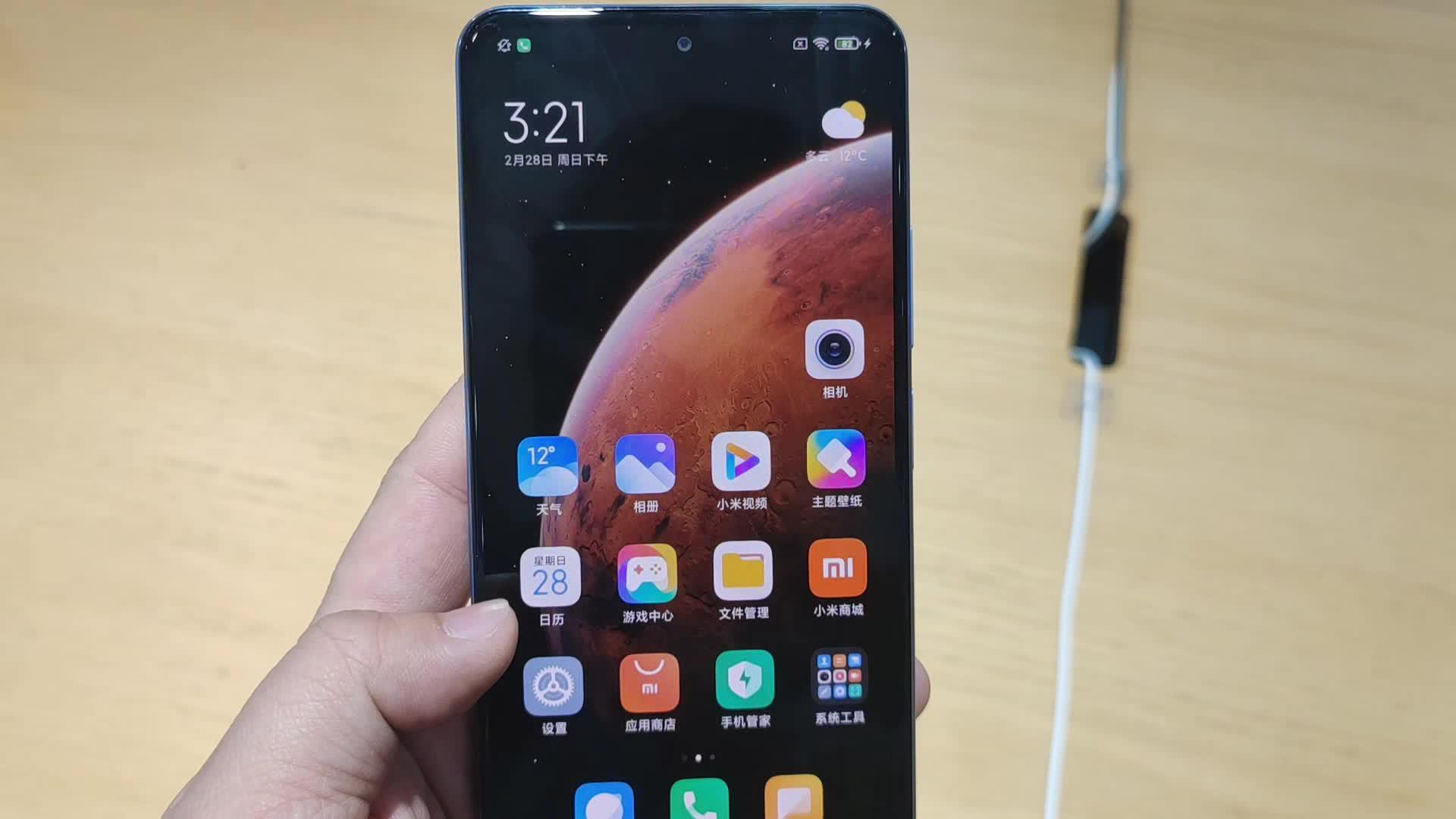 redmik40真机上手,蓝色版的潮酷炫彩,肉眼清晰可见!