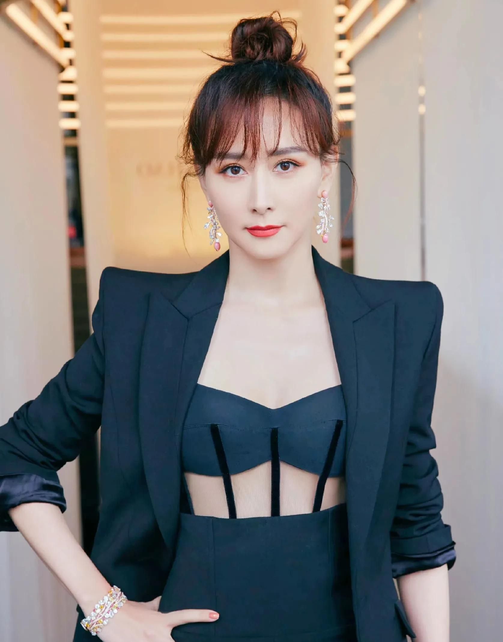 胡静,美艳动人,温柔大方的写真照!_高清图集_新浪网