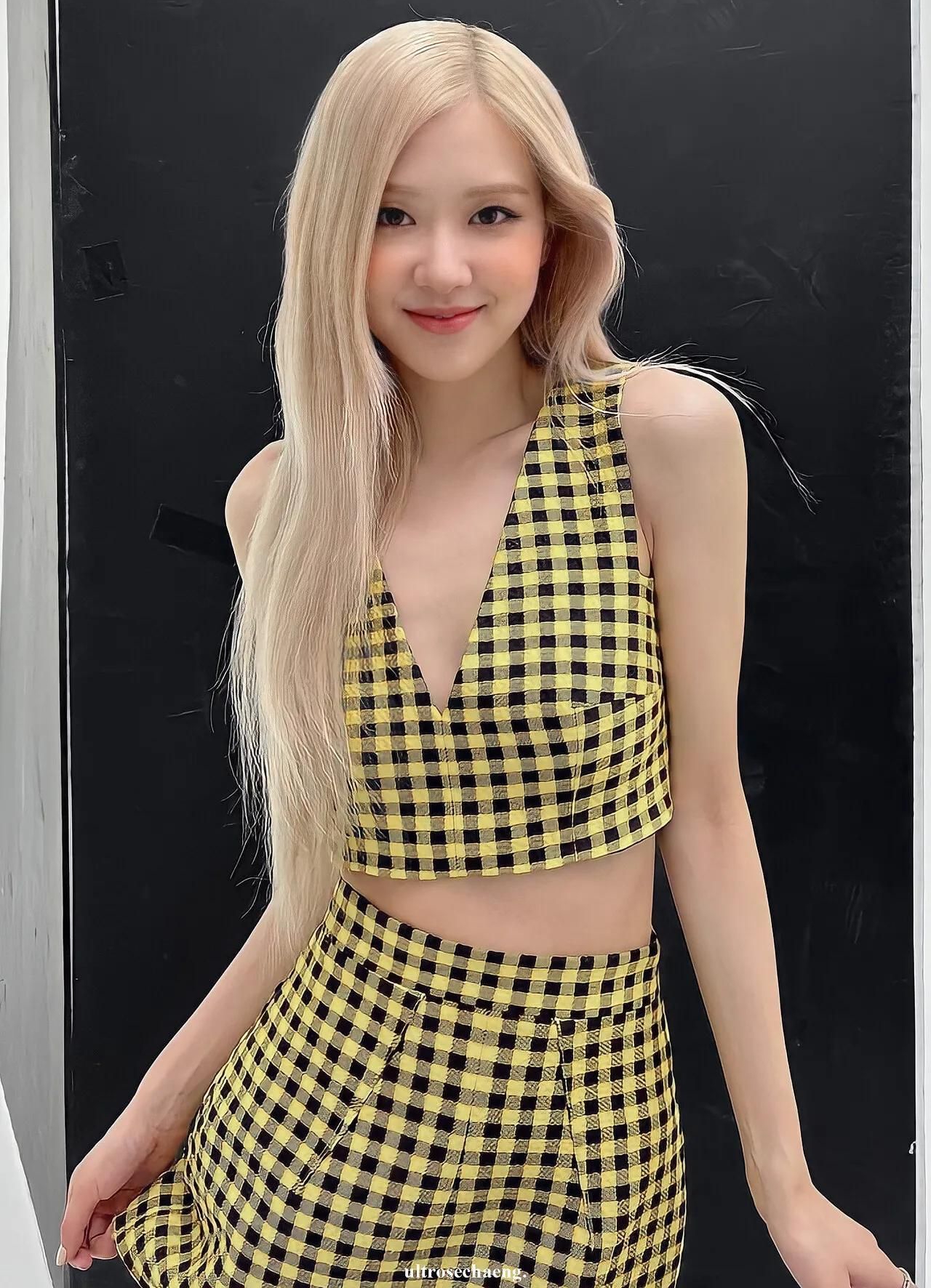 朴彩英舞台定妆造势,金发女郎魅力四射,明艳动人!_高清图集_新浪网