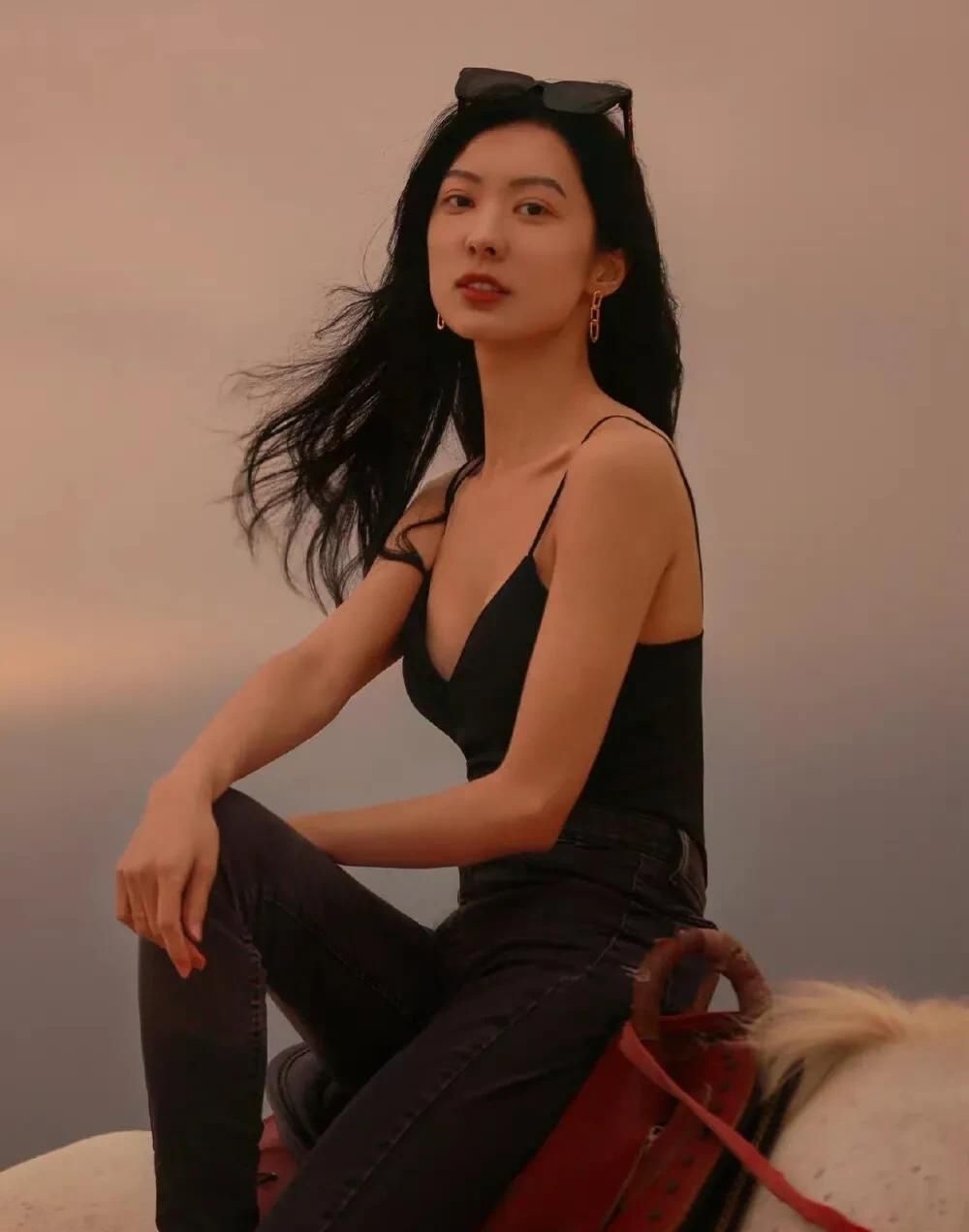 童苡萱高清魅力写真婀娜动人