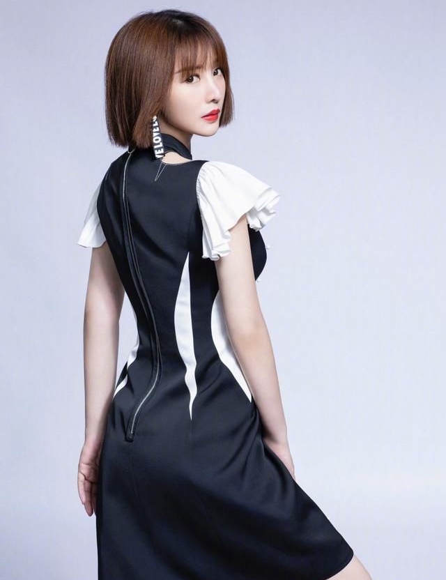 柳岩短发精致写真