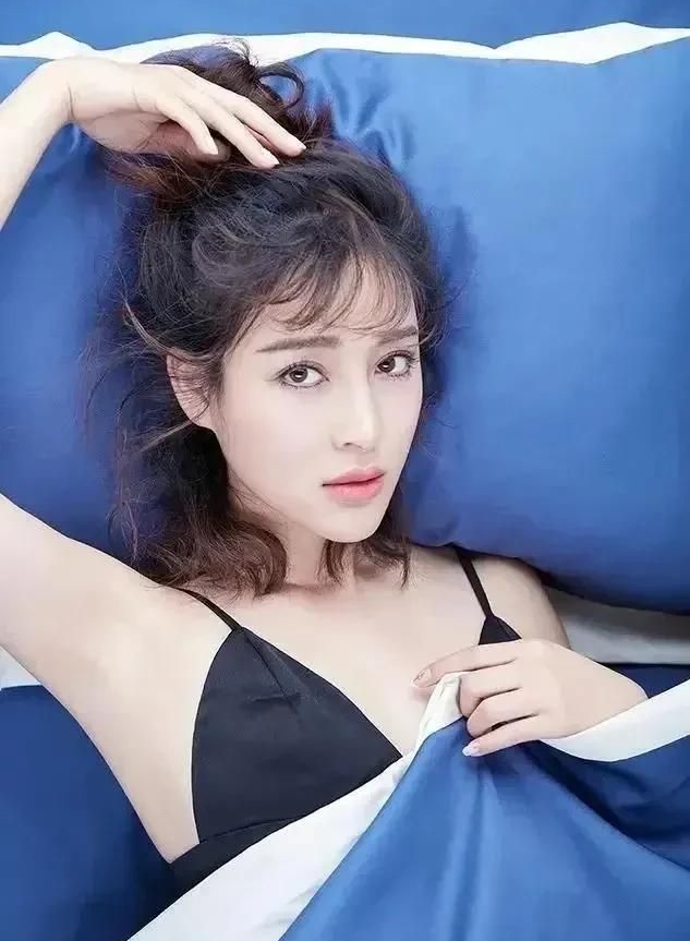 甘婷婷:惊艳迷人,魅力无限写真!__财经头条