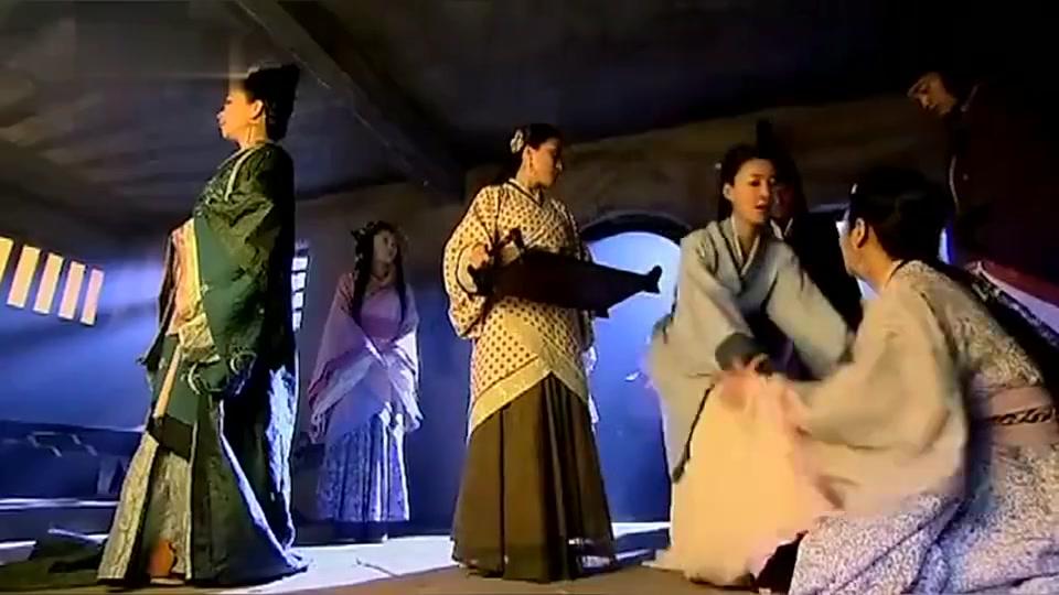 美人心计:太后赐死一宫女,皇上竟怒火攻心,当场昏死过去