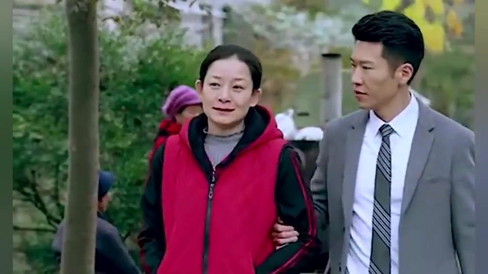 潘老师和杨柯到底什么关系?上午还叫她妈,咋下午就成女朋友了?