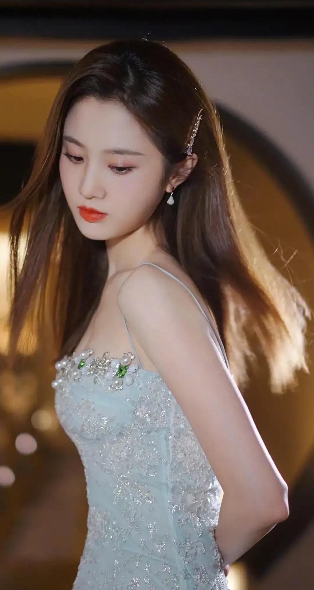 青春靓丽的张慧雯,惊艳迷人,甜美可爱的写真照!