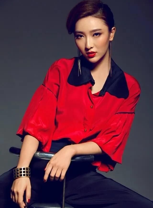 马丹旎高清冷艳写真优雅迷人