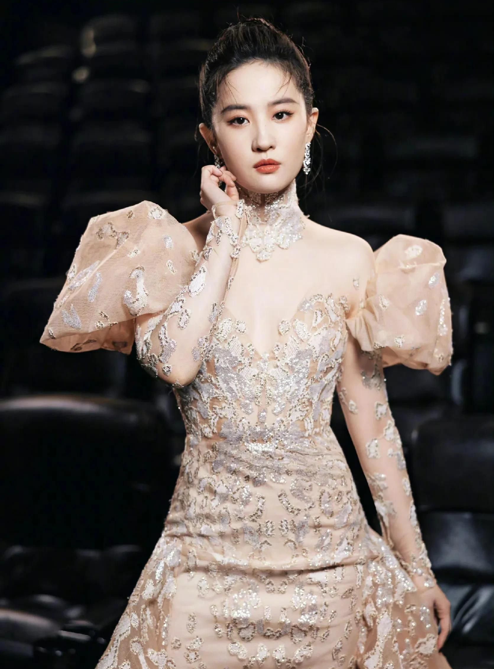刘亦菲不愧是神仙姐姐美得让人惊艳优雅迷人