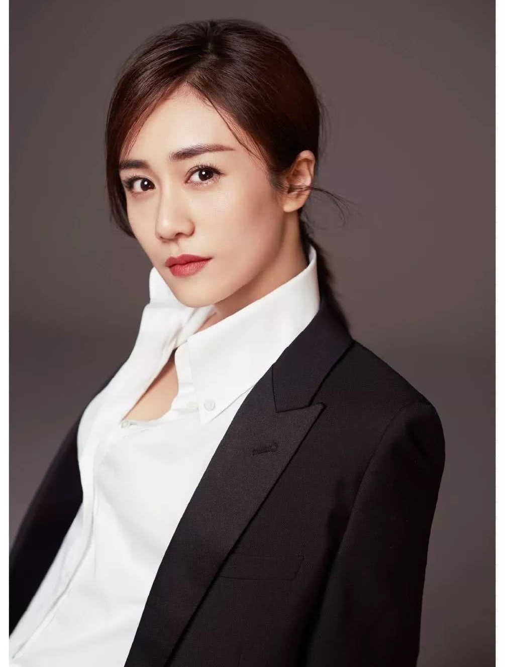 刘芸芳菲妩媚写真,花容月貌,惊艳迷人!_高清图集_新浪网