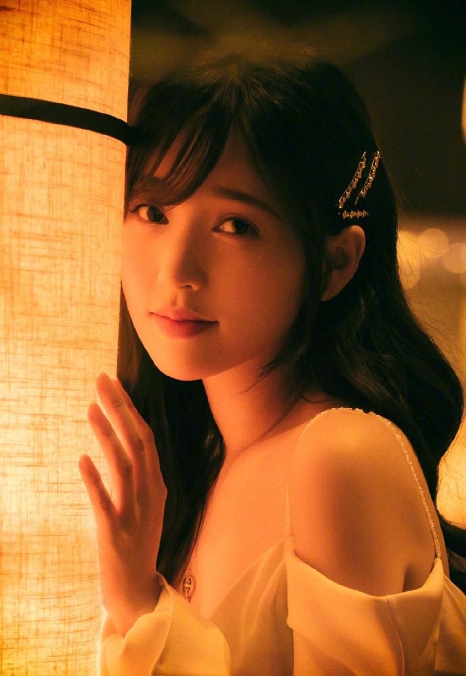 金莎的清纯美照楚楚动人